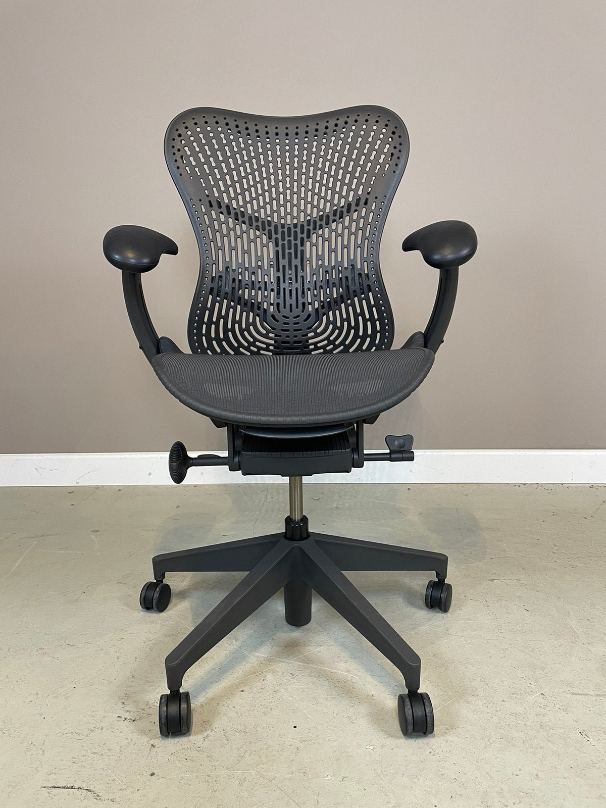 Herman Miller Mirra 2 ergonomische design bureaustoel ZGAN, Ophalen, Zwart, Zo goed als nieuw, Bureaustoel