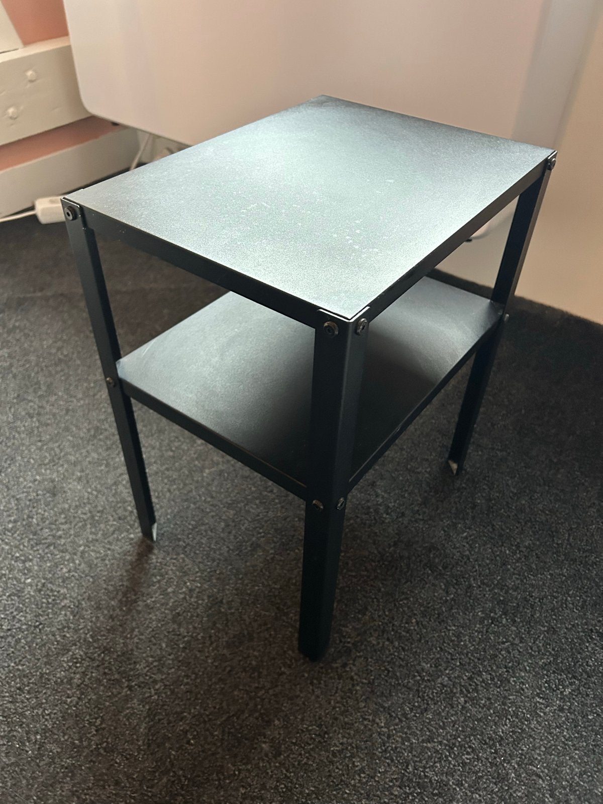 Zwart metalen bijzettafel met twee planken, Ophalen, Minder dan 45 cm, Minder dan 55 cm, Gebruikt