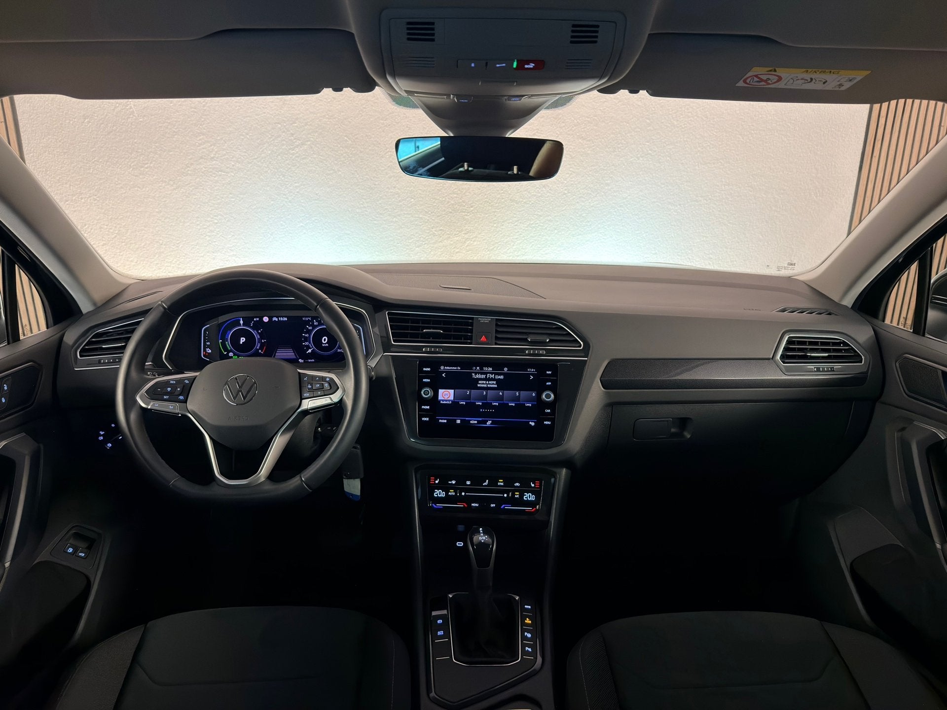 Volkswagen TIGUAN 1.4 TSI eHybrid ACC, Stoelverwarming, Came, 1716 kg, 4 cilinders, 150 pk, Zwart