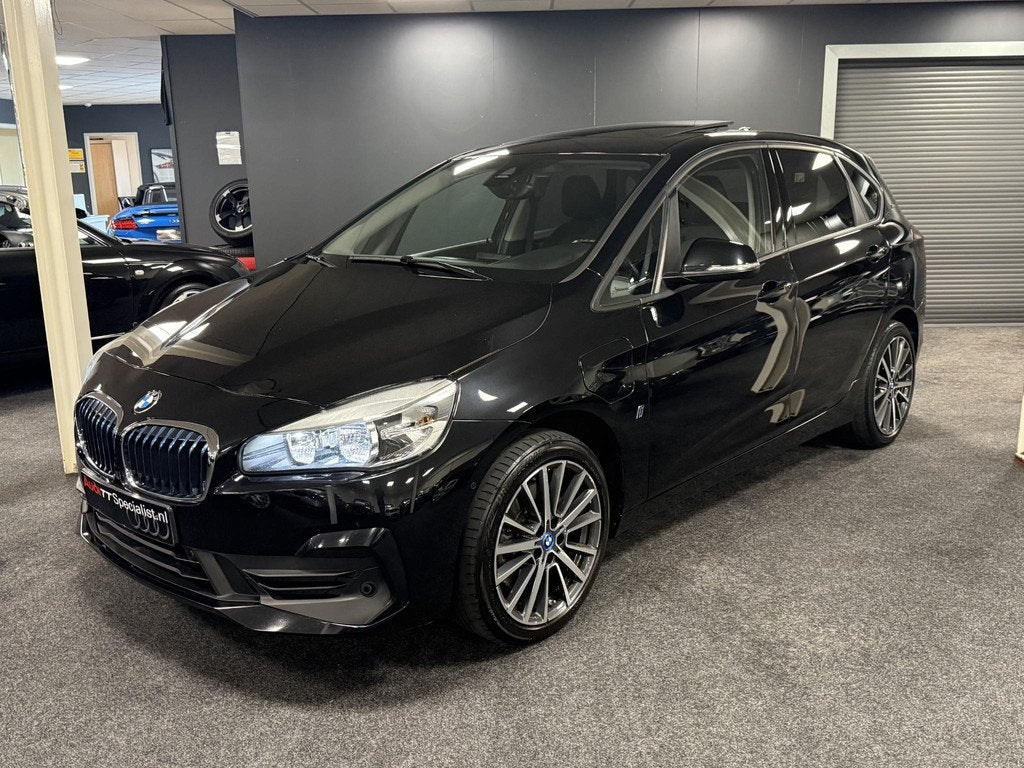 BMW 2-serie Active Tourer 225xe iPerformance Executive Panor, Auto's, BMW, Automaat, 8 kWh, Stof, Gebruikt