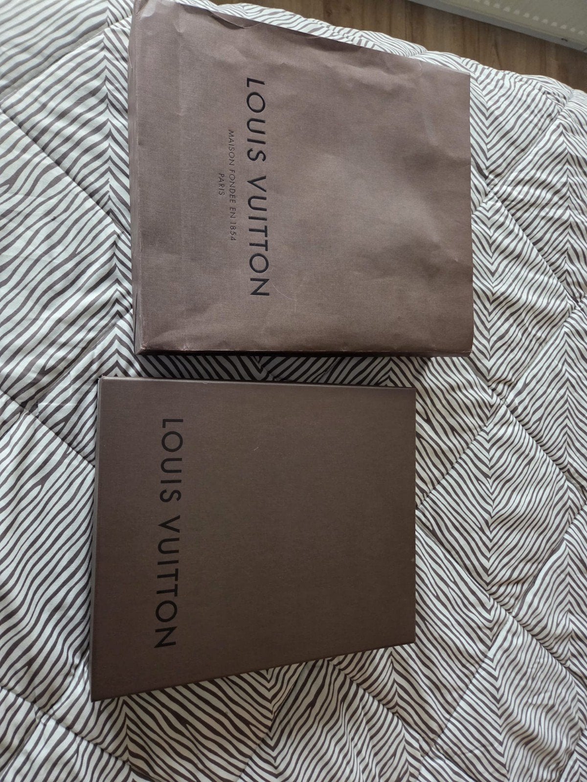 Louis Vuitton verpakking met doos, tas en dustbag, Ophalen of Verzenden, Zo goed als nieuw, Zwart, Overige materialen