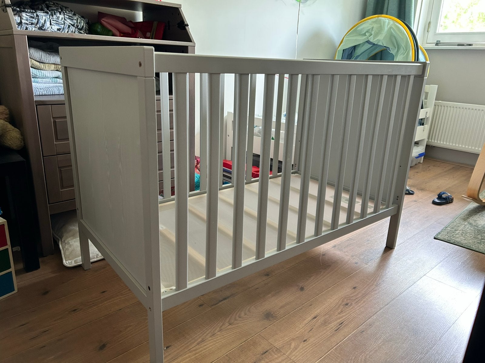 IKEA Sundvik Ledikant - Grijs, Kinderen en Baby's, Babywiegjes en Ledikanten, Gebruikt, Ophalen