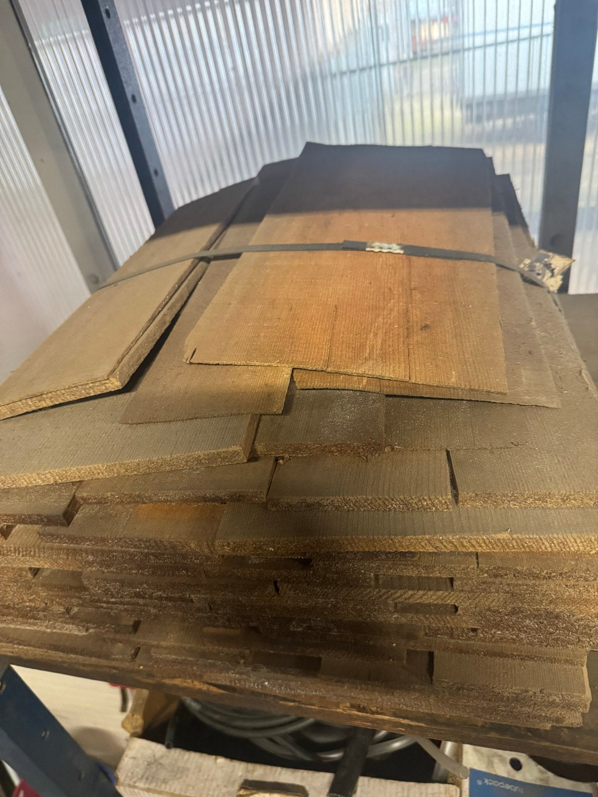 Houten singles - ca. 4 m² dakbedekking, Gebruikt, Overige kleuren, Overige typen, Ophalen of Verzenden