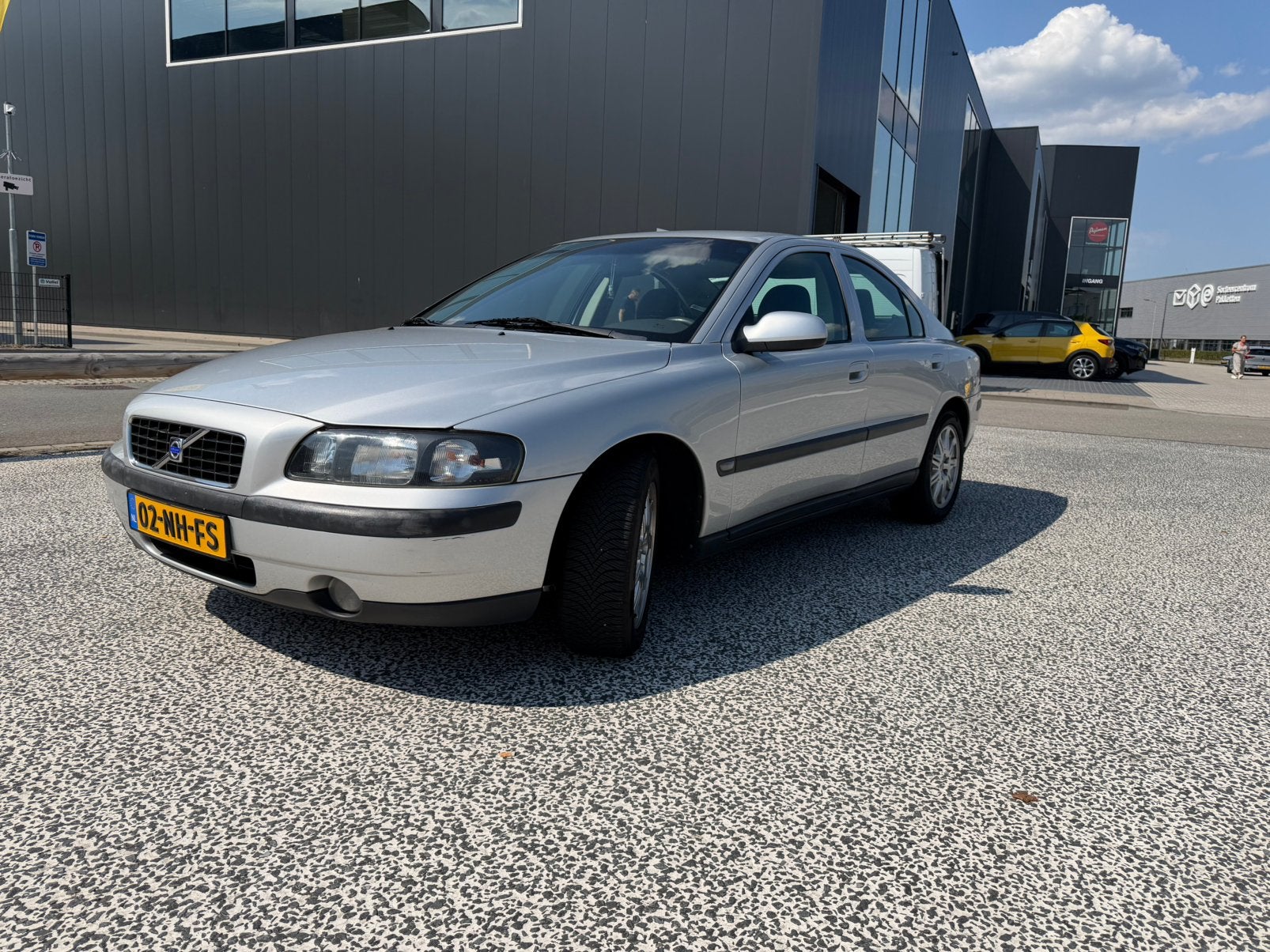 Volvo S60 2.4 140PK 2002 Grijs, Auto's, Voorwielaandrijving, Zwart, S60, Stoelverwarming