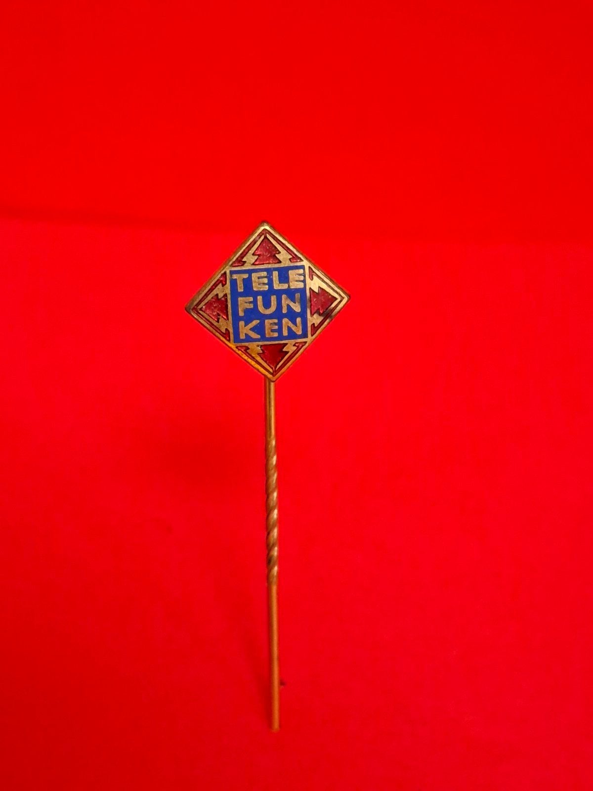 TELEFUNKEN emaille speld, Ophalen of Verzenden, Transport