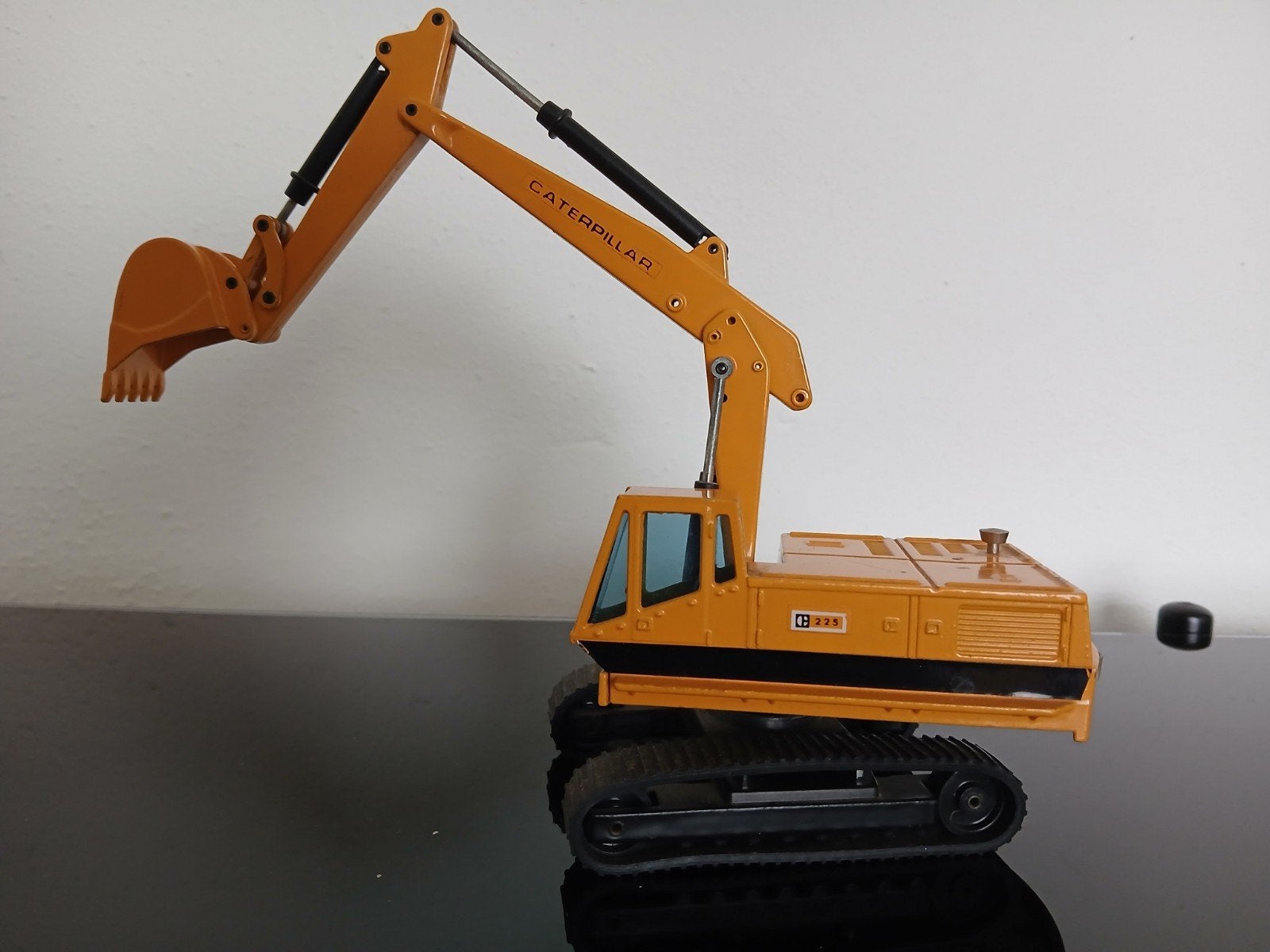 Caterpillar 225 Graafmachine Model - Netjes en Onbeschadigd, Ophalen of Verzenden, Zo goed als nieuw