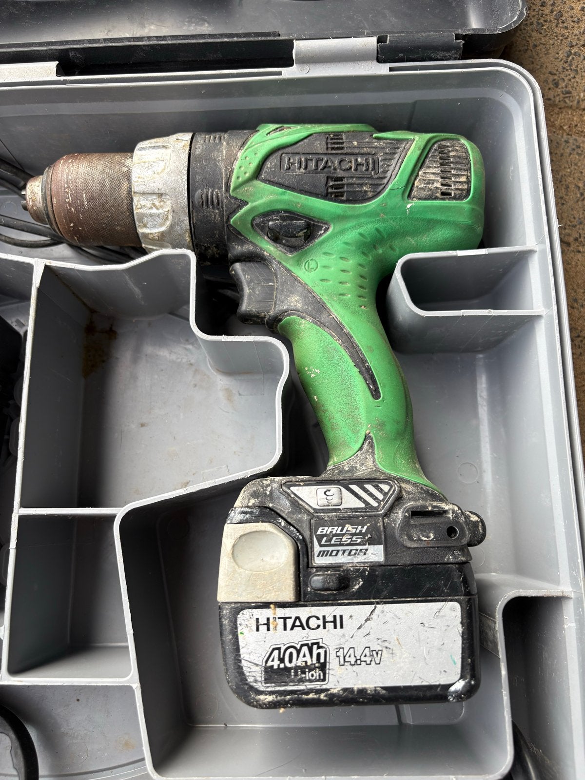 Hitachi Boormachine met Accu en Oplader, Ophalen of Verzenden, Gebruikt, Minder dan 400 watt, Boormachine