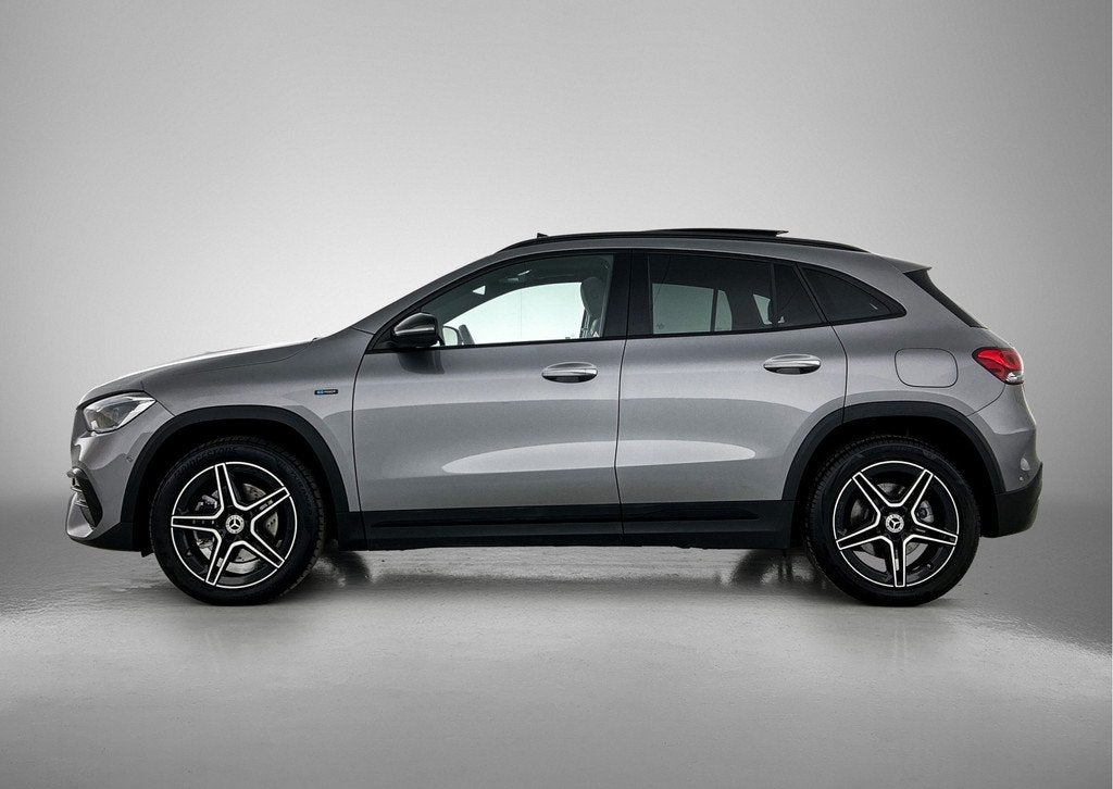 Mercedes-Benz GLA 250 e AMG Nightpakket | Panoramadak | Dist, 12 maanden, 15 kWh, Automatische klimaatregeling, Bedrijf