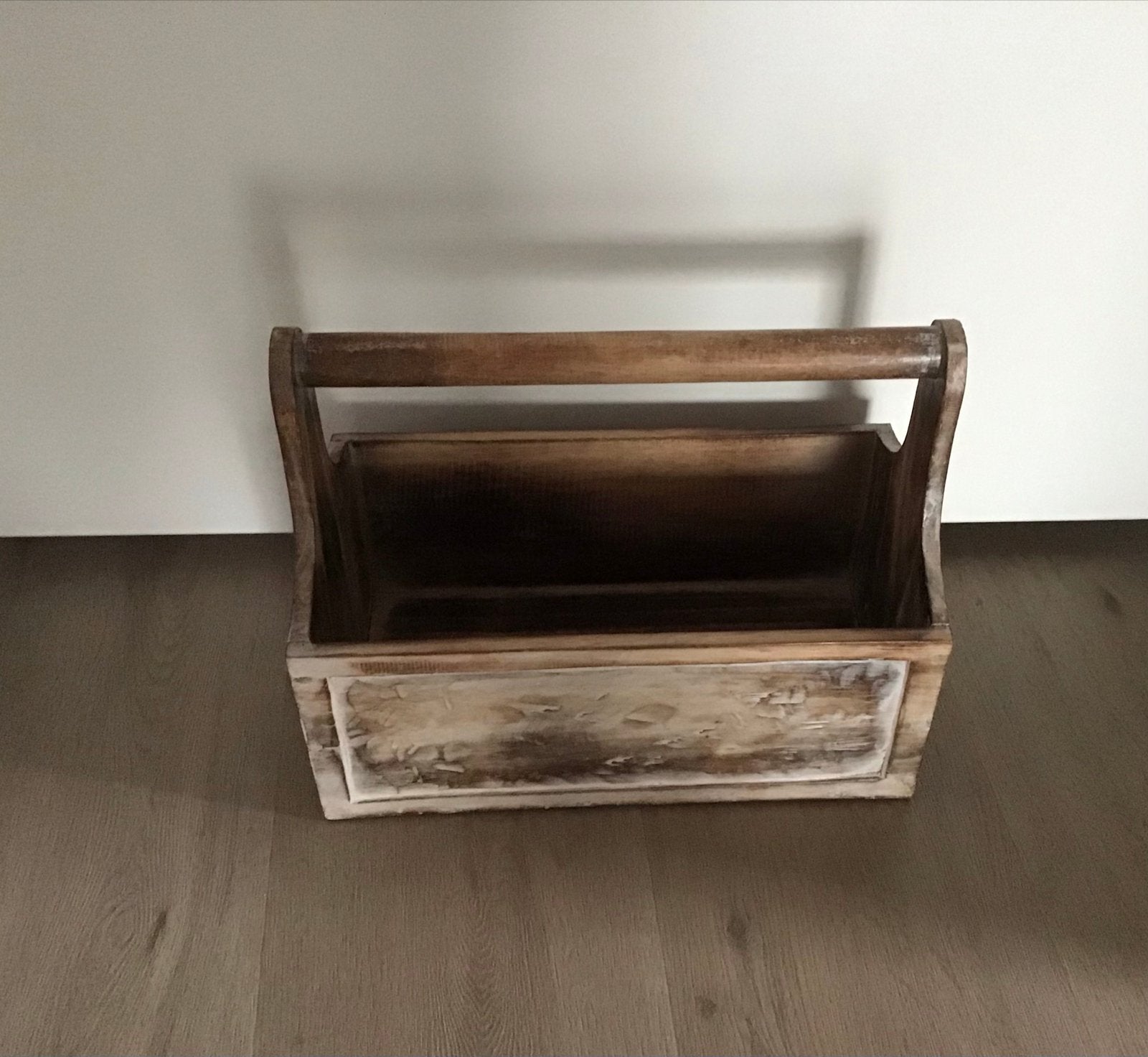 Decoratieve houten bak met handvat, Ophalen, Gebruikt, Bruin, Vintage