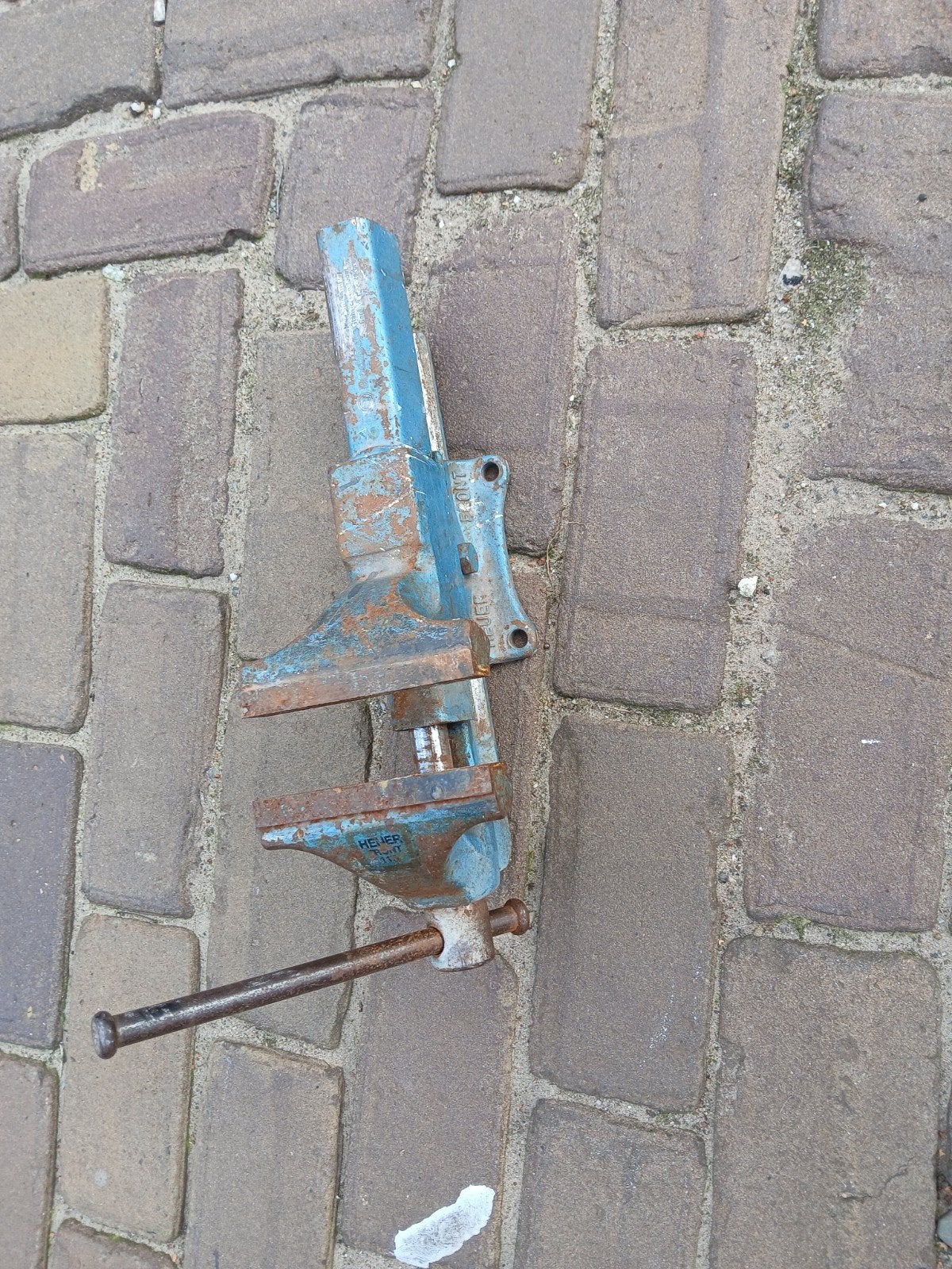 Heuer bankschroef, Ophalen of Verzenden, Gebruikt