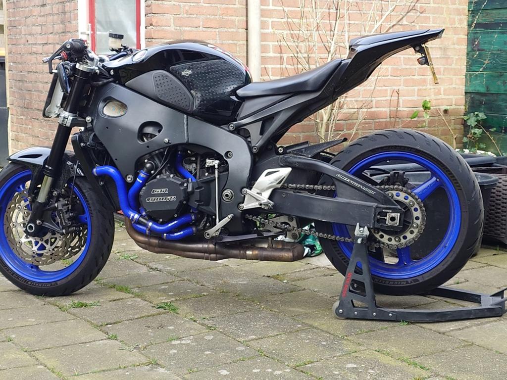Unieke Honda CBR ( Cafe Sport )- Zwart met blauwe accenten, Sportuitlaat, 4 cilinders, Motorrijbewijs A, Gebruikt