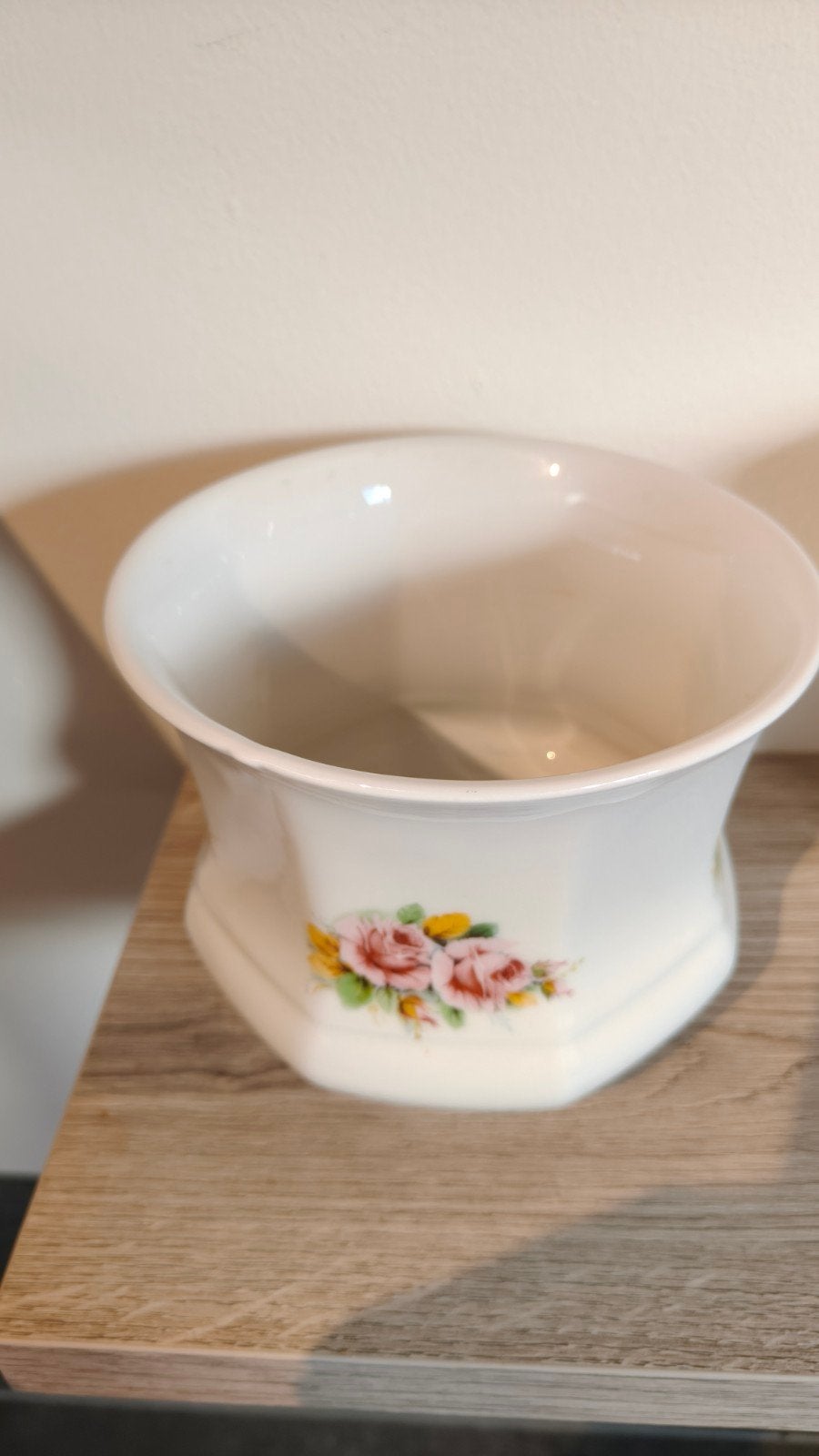Witte bloempot met rozen decoratie, Ophalen of Verzenden