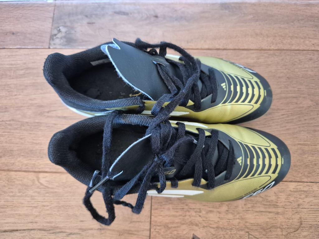 Voetbalschoenen adidas maat 36, Sport en Fitness, Voetbal, Maat XS of kleiner, Ophalen of Verzenden, Gebruikt, Schoenen
