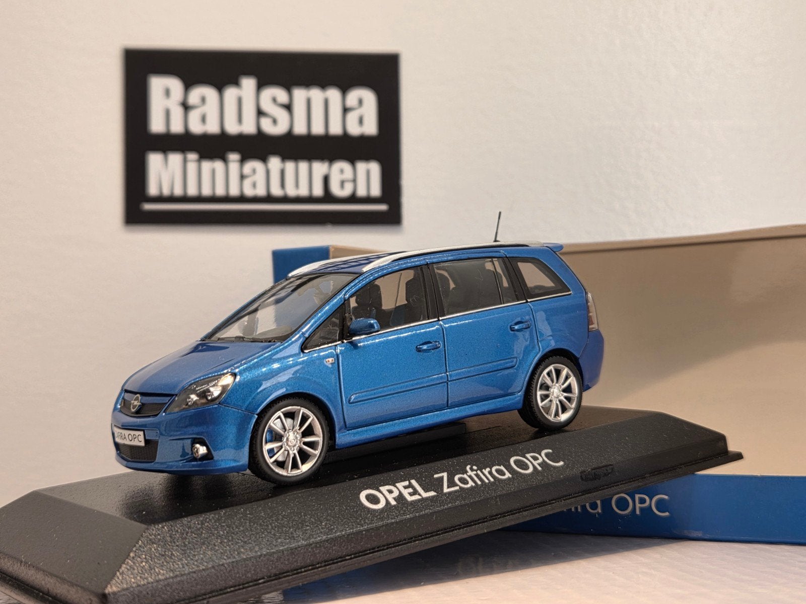Opel zafira B - OPC - Arden blue - 1:43 Minichamps, Auto, Ophalen of Verzenden, Zo goed als nieuw, MiniChamps