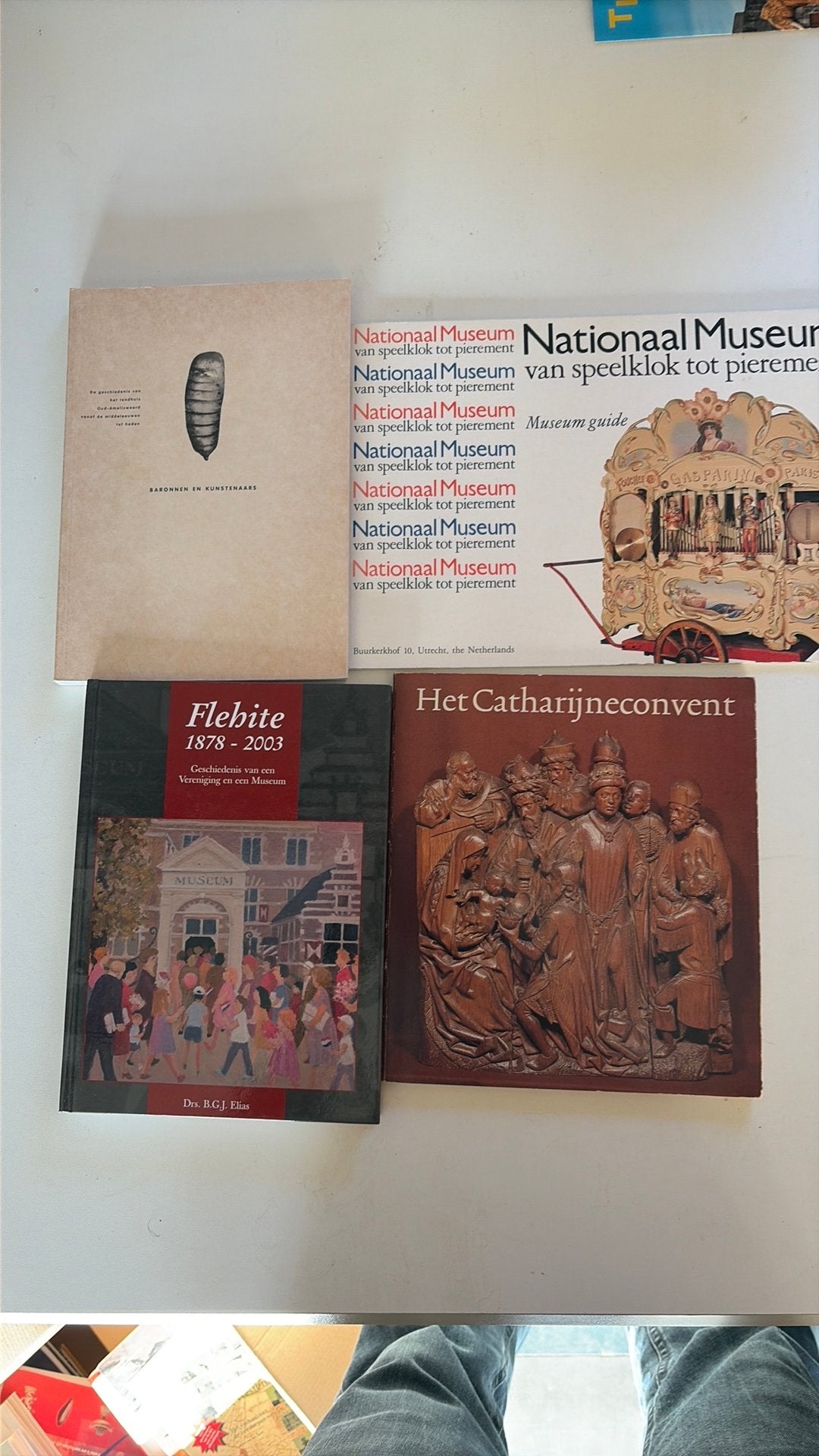 4 Utrechtse museumboeken, Ophalen, Zo goed als nieuw
