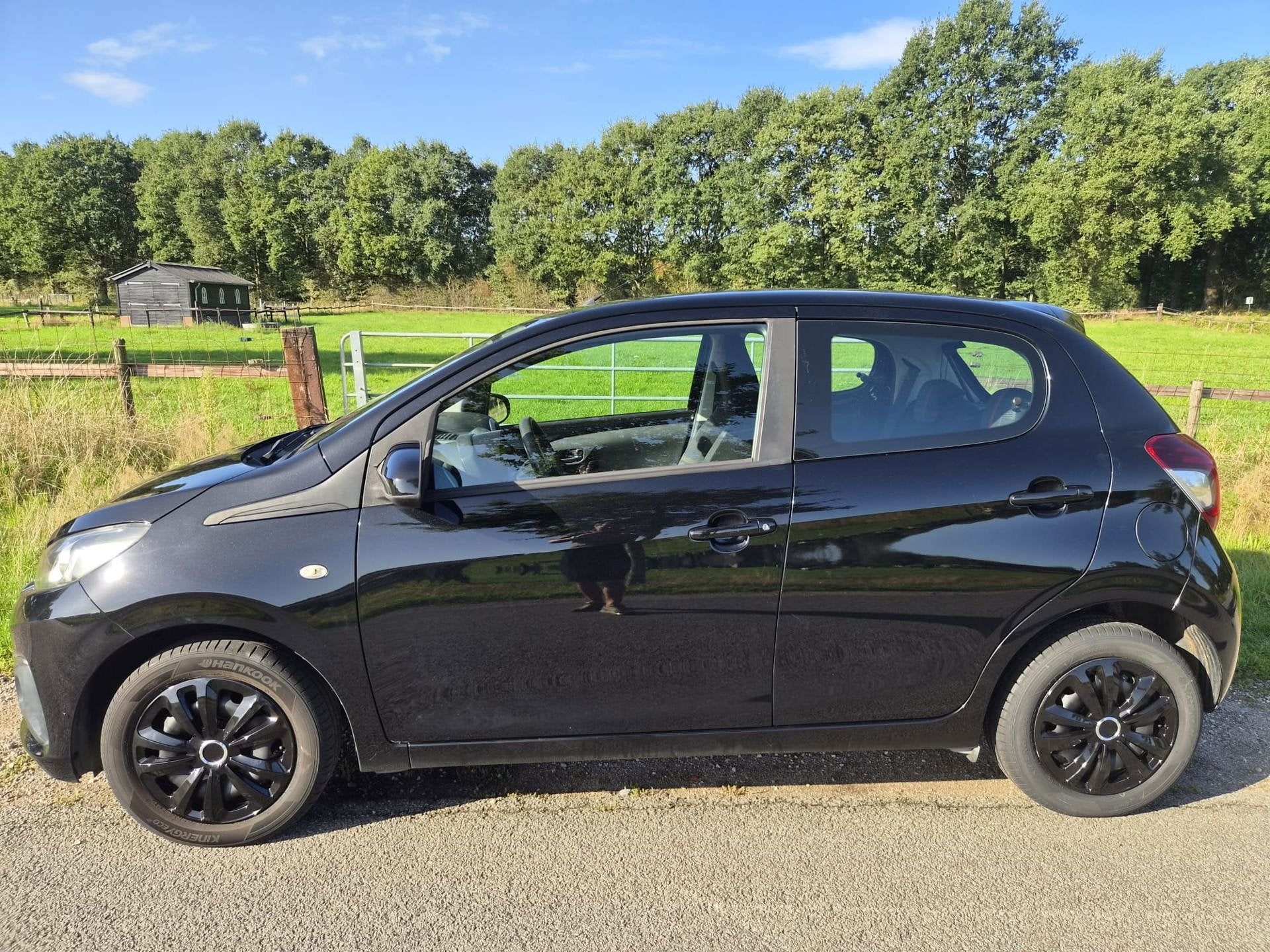 Peugeot 108 1.0 e-VTi Active zeer netjes met airco, Voorwielaandrijving, Stof, Gebruikt, Zwart