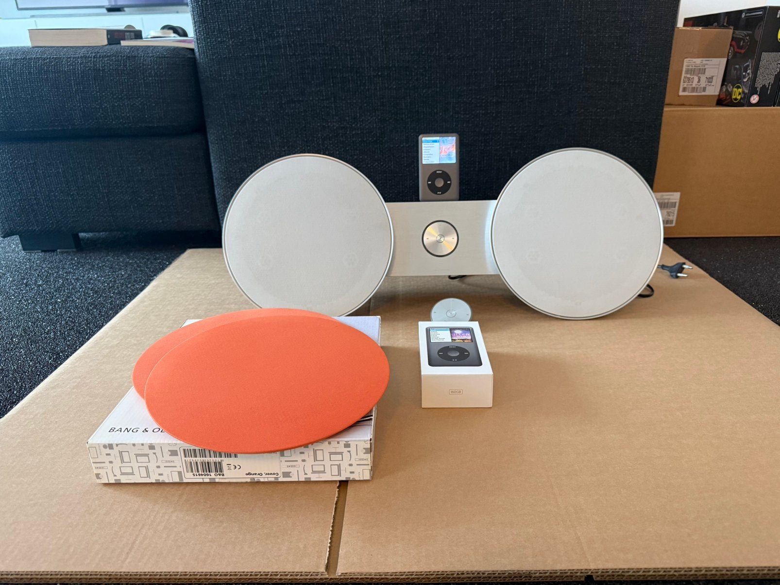 Bang & Olufsen B&O BeoSound 8 + Remote + iPod + Covers, Ophalen, Zo goed als nieuw, Bang & Olufsen