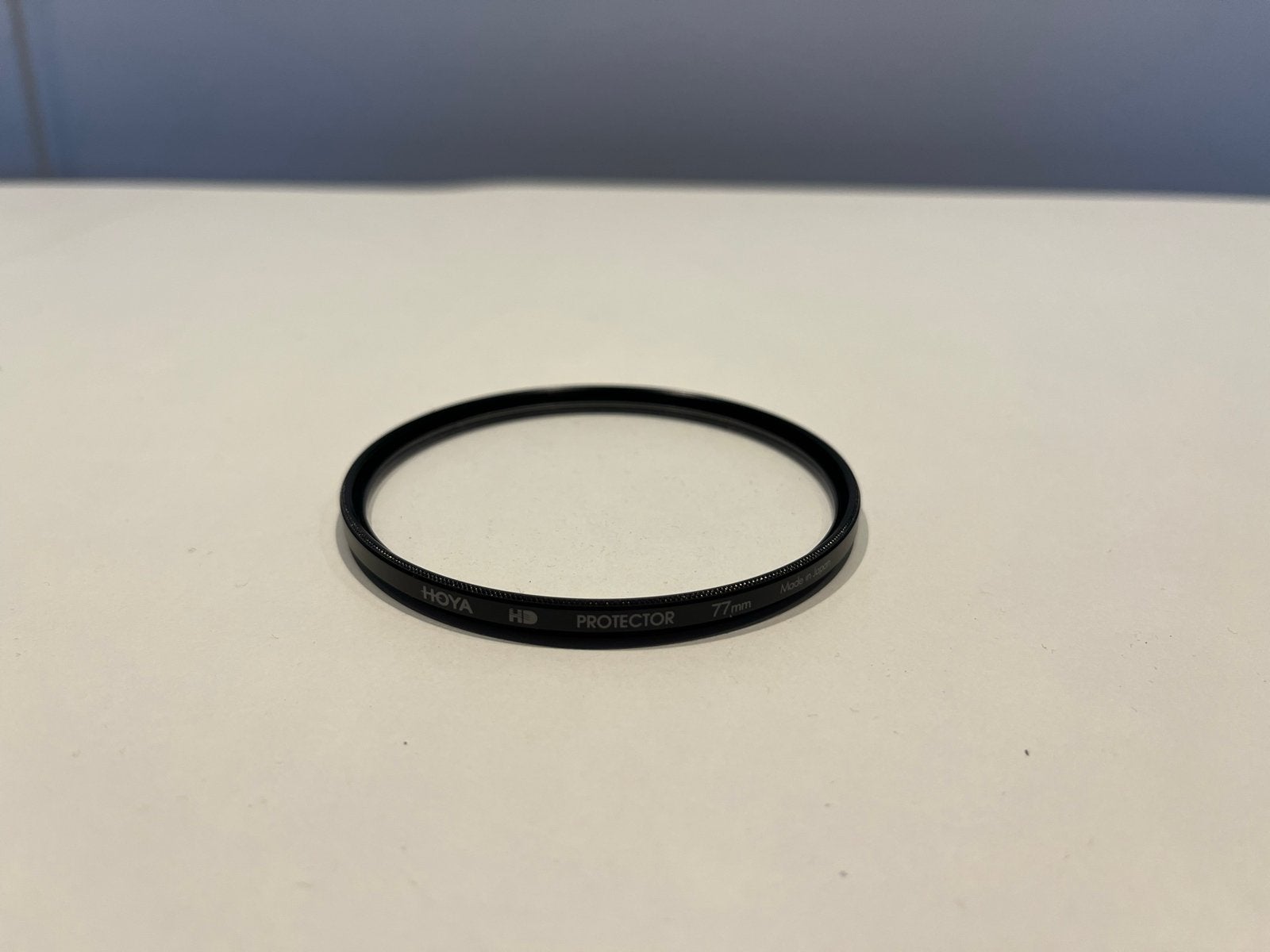 Twee filters: Hoya Protector & B+W UV-filter 77mm - Krasvrij, B&W, UV-filter, Ophalen of Verzenden, Zo goed als nieuw