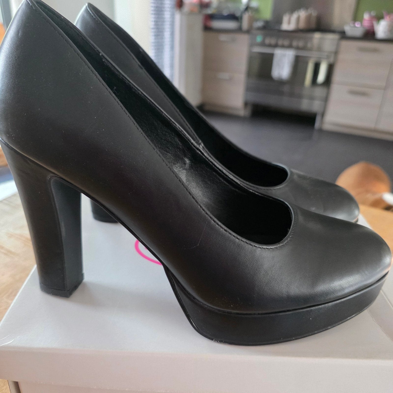 Nieuwe zwarte pumps, maat 42, Kleding | Dames, Schoenen, Ophalen of Verzenden, Nieuw, Zwart, Pumps