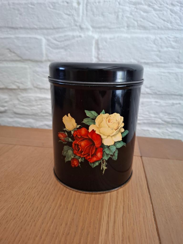 Vintage zwart IRA Denmark blik. Rozen. H14,5 cm. Jaren 60., Ophalen of Verzenden, Zo goed als nieuw