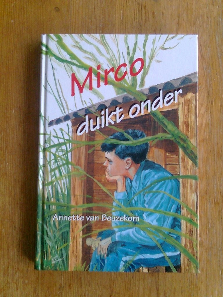 Mirco duikt onder, door Annette van Beuzekom, Ophalen of Verzenden, Zo goed als nieuw