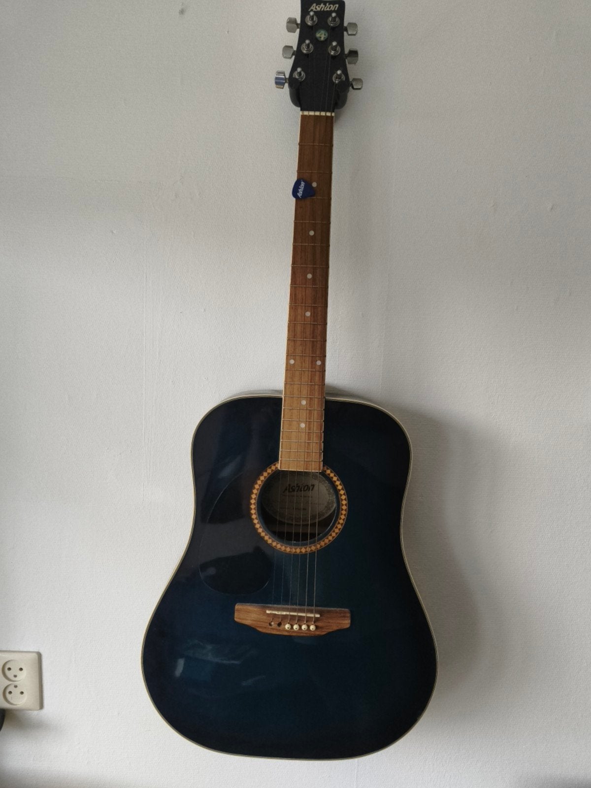 linkshandige Ashton Westerngitaar met ingebouwde tuner en ho, Muziek en Instrumenten, Ophalen, Gebruikt, Western- of Steelstringgitaar