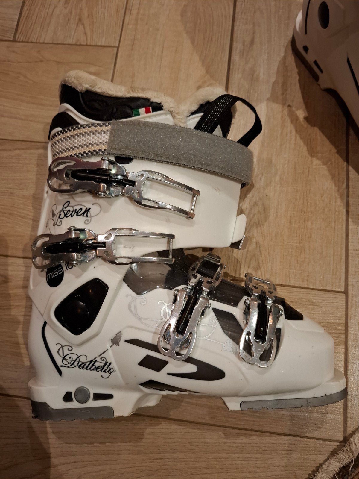 skischoenen Dalbello maat 36, Sport en Fitness, 160 tot 180 cm, Gebruikt, Schoenen, Skiën