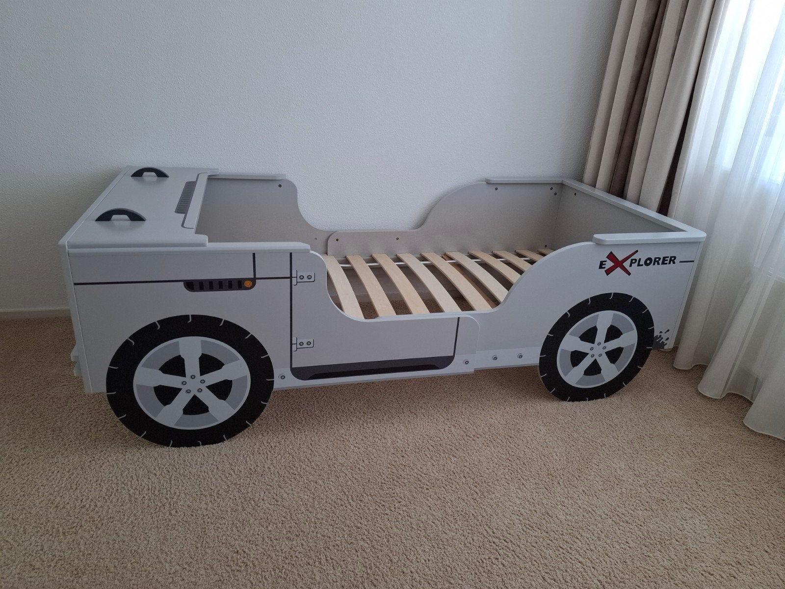 auto bed  kleur grijs, Ophalen, 85 tot 100 cm, Zo goed als nieuw, Lattenbodem