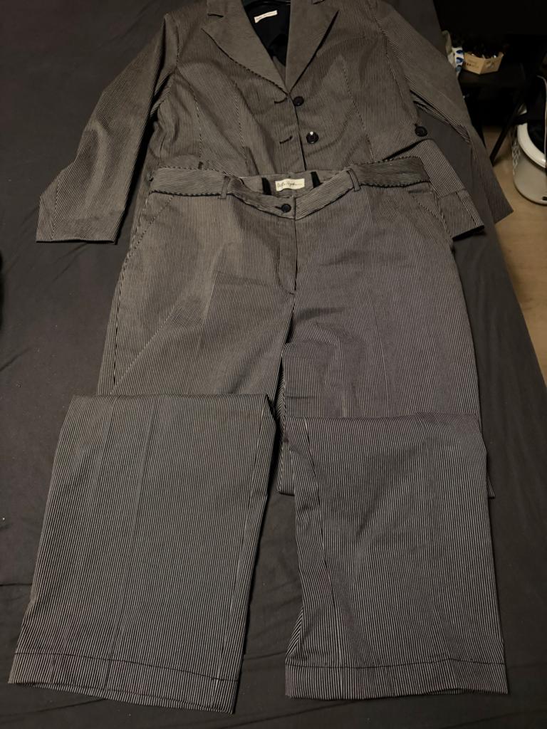 Ulla Popken Gestreepte Blazer en Broek Pak Maat 48, Kleding | Dames, Jasjes, Kostuums en Pakken, Kostuum of Pak, Zwart, Maat 46/48 (XL) of groter