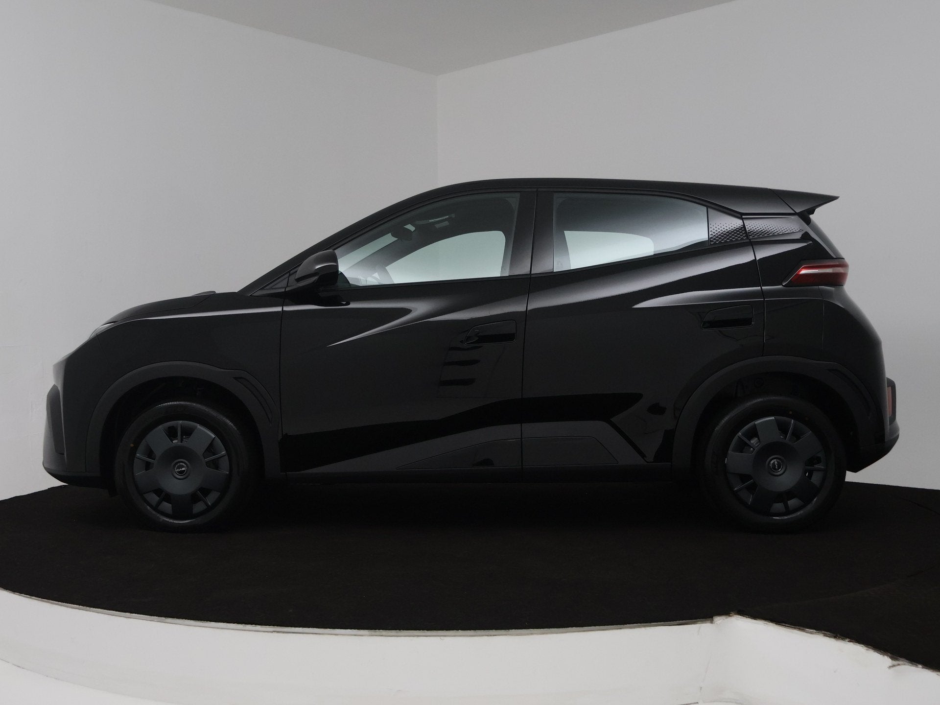 BYD DOLPHIN SURF Active 30 kWh | Nieuw (bj 2026, automaat), Auto's, BYD, 12 maanden, Zwart, Zwart, Origineel Nederlands