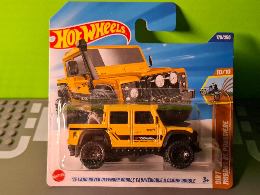Hotwheels - 2015 Land Rover Defender Double Cab [gl]1/64 MIB, Ophalen of Verzenden, Nieuw, Auto