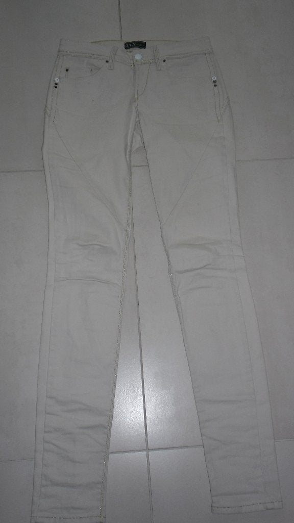 Leuke creme kleurige broek van de ONLY in maat 36, Ophalen of Verzenden, Zo goed als nieuw, Maat 36 (S), Lang