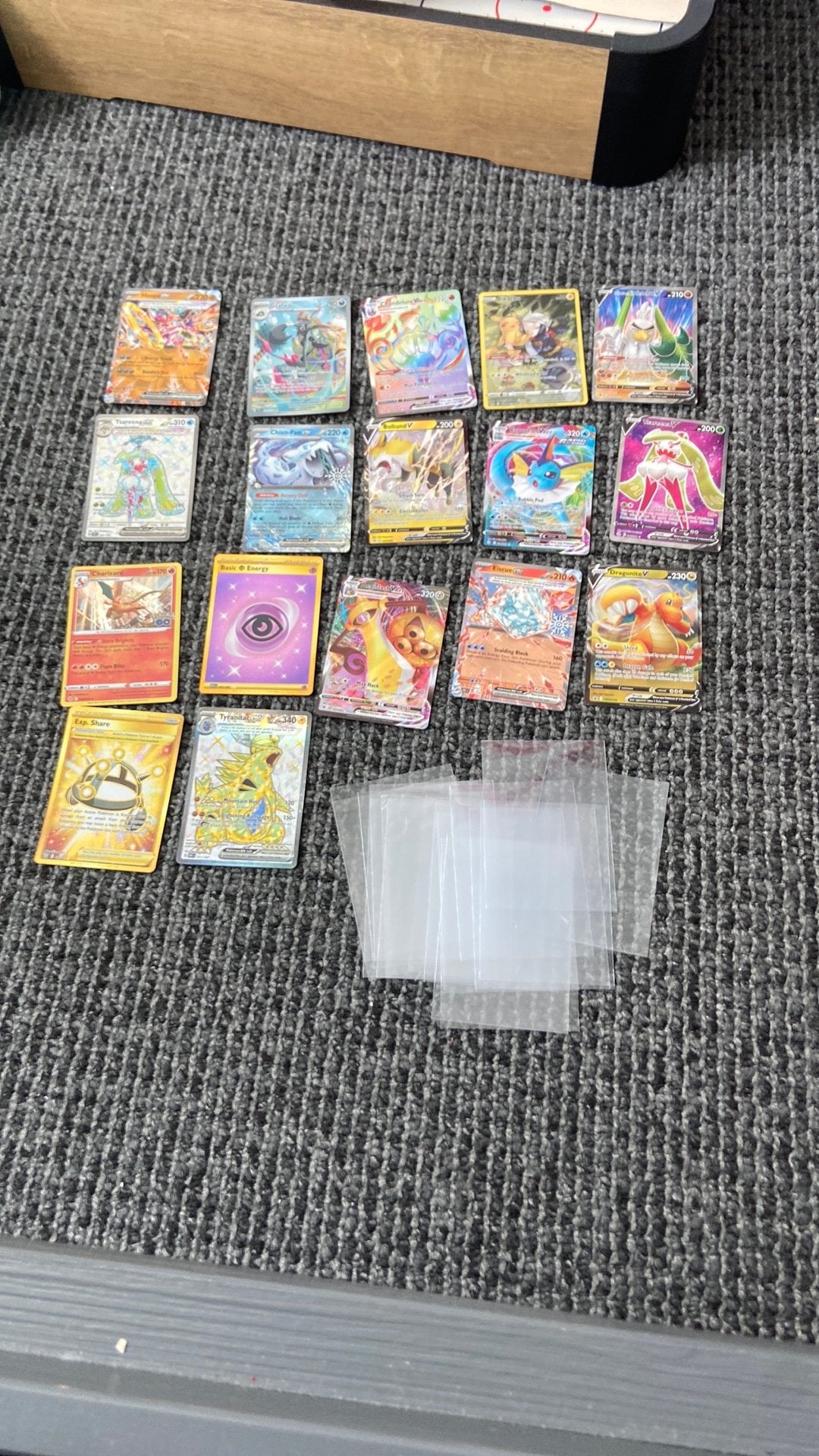 Pokémon kaarten met sleeves, Hobby en Vrije tijd, Verzamelkaartspellen | Yu-gi-Oh!, Ophalen, Zo goed als nieuw