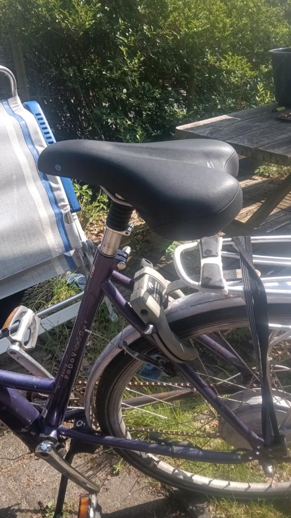 Comfortabel gelzadel met vering voor fiets, Gebruikt, Elektrische fiets, Kunststof, Ophalen of Verzenden