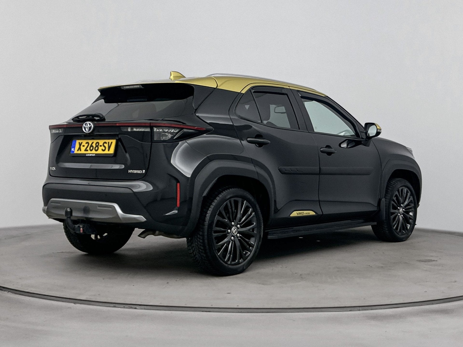 Toyota Yaris Cross 1.5 Hybrid Adventure Limited | Treeplanke, 12 maanden, Automatische klimaatregeling, Gebruikt, 1490 cc