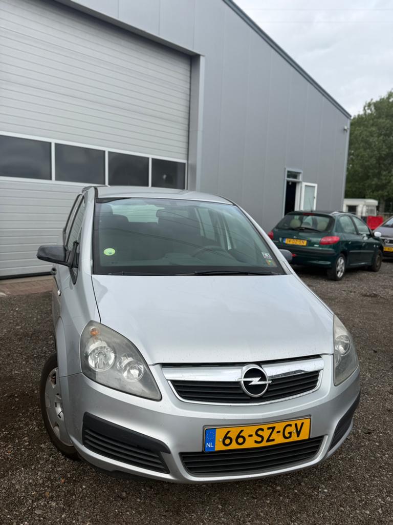 Opel Zafira 1.8 2006 Grijs 7 persoons inruil koopje!, Auto's, 4 cilinders, Origineel Nederlands, 1403 kg, Zilver of Grijs