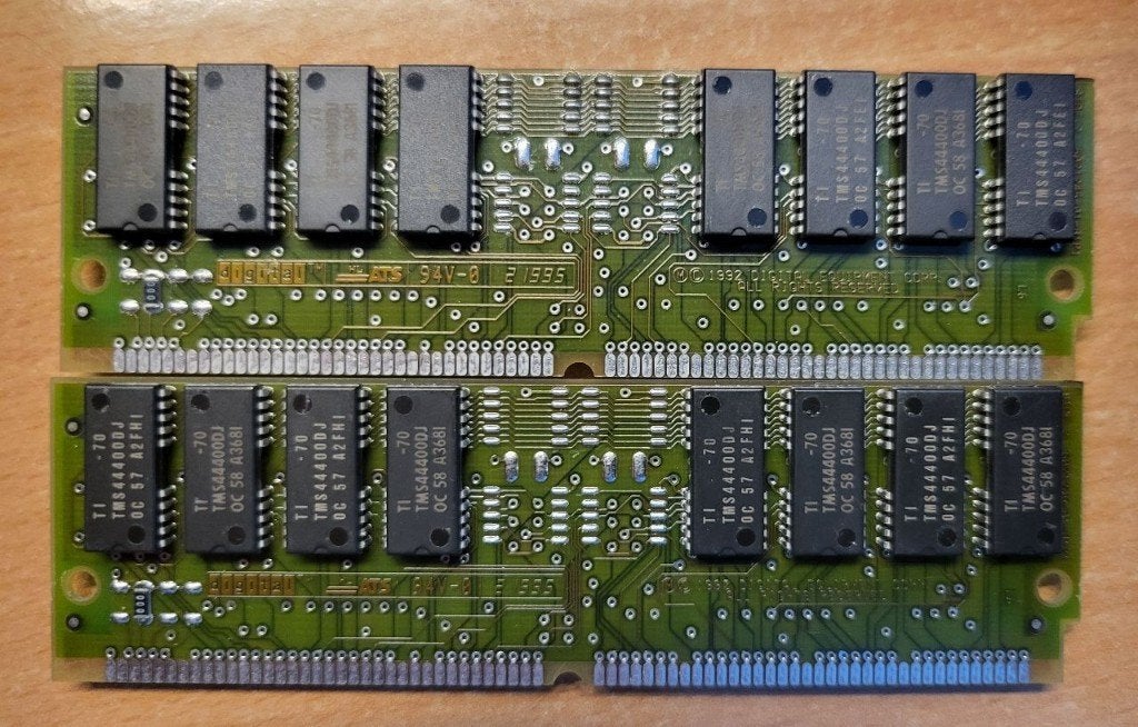 2x8 MB FPM-RAM non-Parity 70ns 72-pin PS2 - 16xTMS44400DJ-70, Ophalen of Verzenden