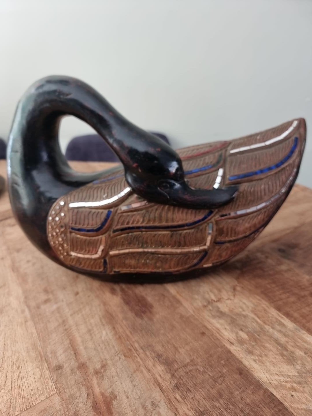 Grote vintage houten zwaan – handgesneden met spiegelmozaïek, Houtsnijwerk, Ophalen of Verzenden, 20 - 50 cm, Hout
