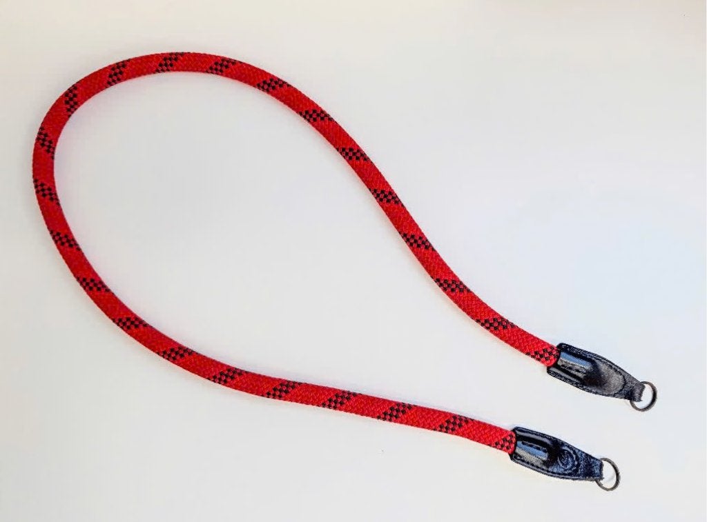 Leica Carrying Strap round red lengte 94cm, Ophalen of Verzenden, Zo goed als nieuw, Overige merken, Rood