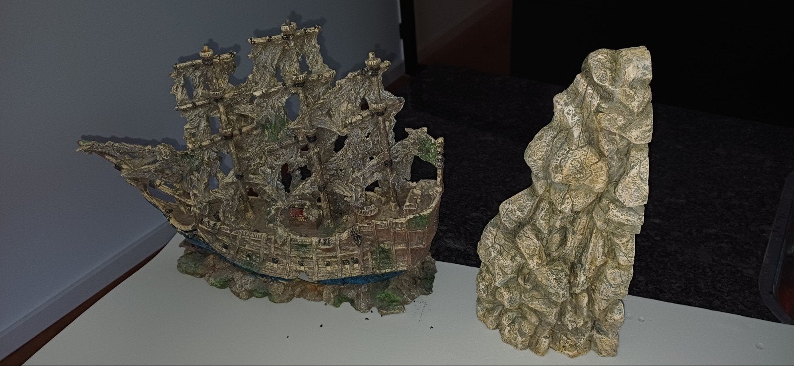 ornamenten boot plus hoek voor aquarium, Ophalen of Verzenden, Gebruikt, Decoratie