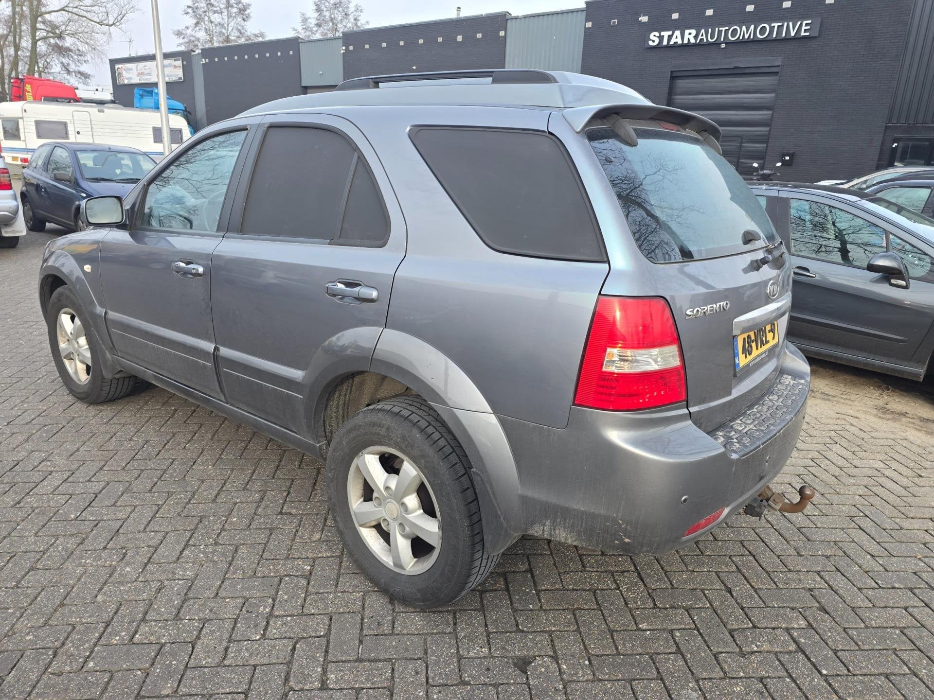 Kia Sorento 2.5 CRDI VGT MOTOR DEFEKT, Automaat, Stof, Gebruikt, Zwart