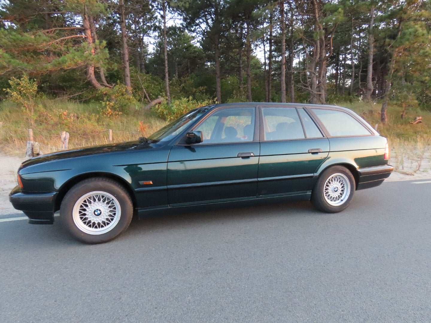 BMW E34 525i Touring handgeschakeld 1995 Groen, 1800 kg, Stationwagon, Handgeschakeld, Grijs