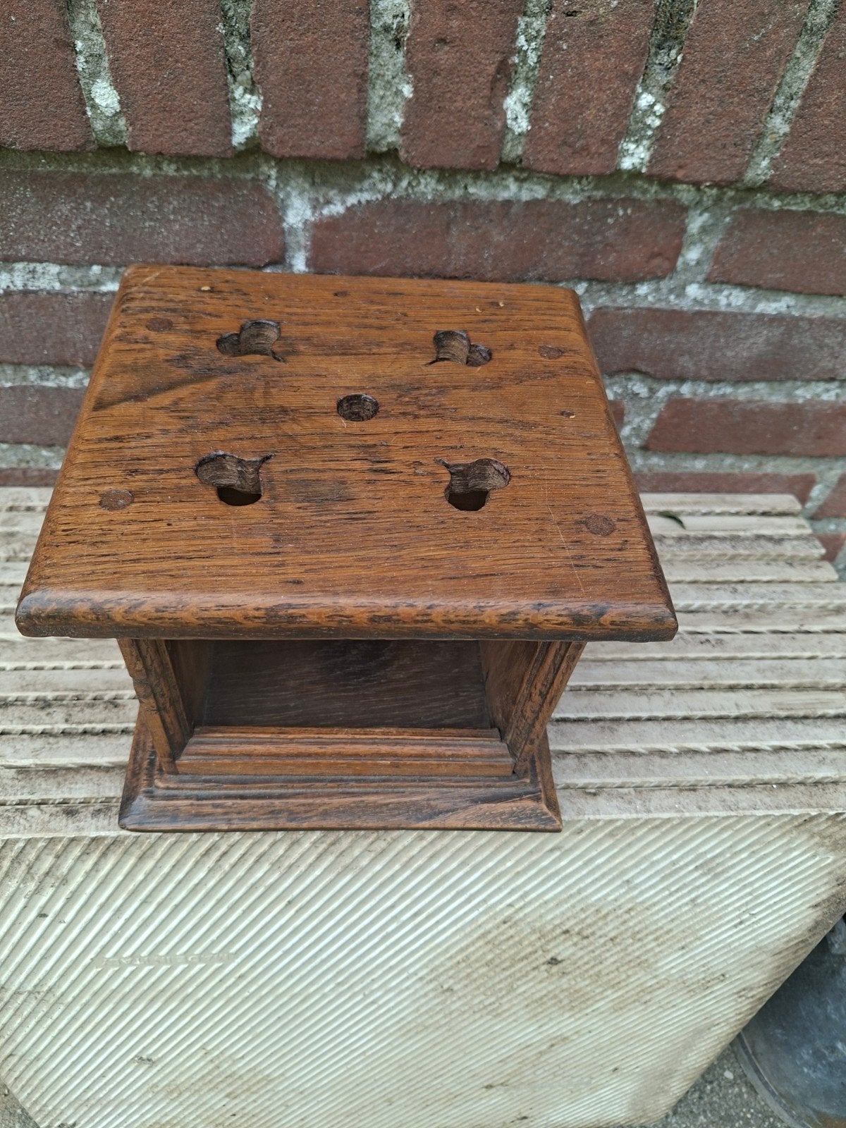 oude eiken stoof met hartjes, Ophalen of Verzenden