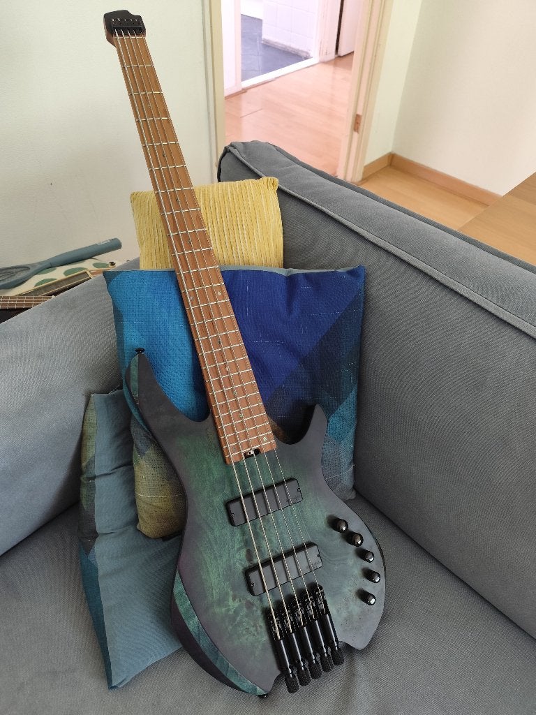 Bass Guitar Cort Space 5 (5-string), Muziek en Instrumenten, Snaarinstrumenten | Gitaren | Bas, Ophalen, Zo goed als nieuw, 5-snarig