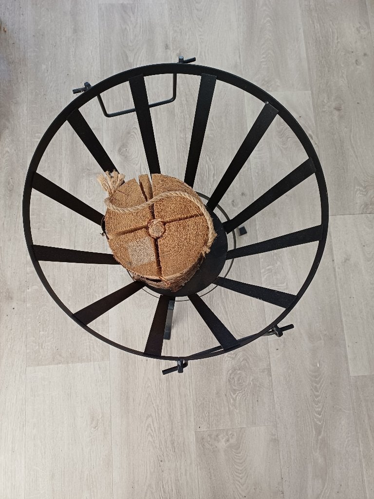 Vuurkorf met blok hout, Tuin en Terras, Ophalen, Zo goed als nieuw, Vuurkorf