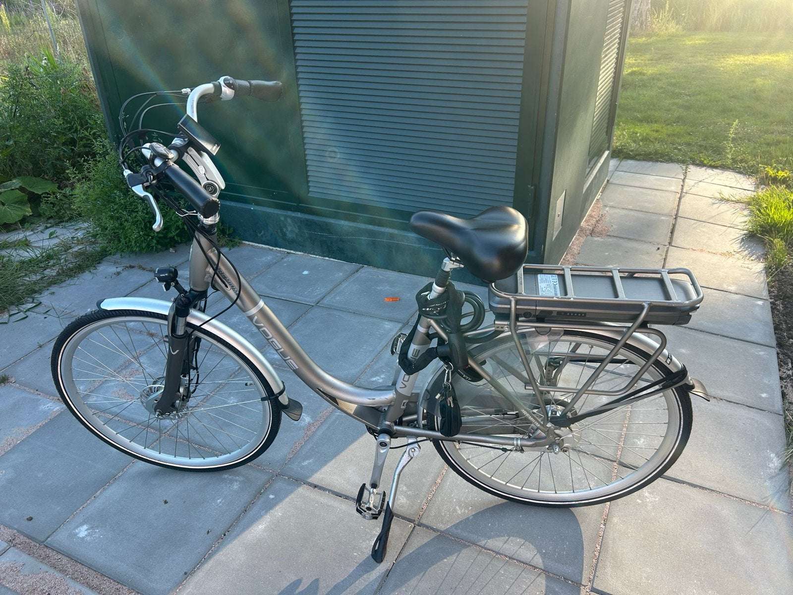 Vogue elektrische fiets - gebruikt maar in goeie staat, Gebruikt, 50 km per accu of meer, 55 tot 59 cm, Ophalen