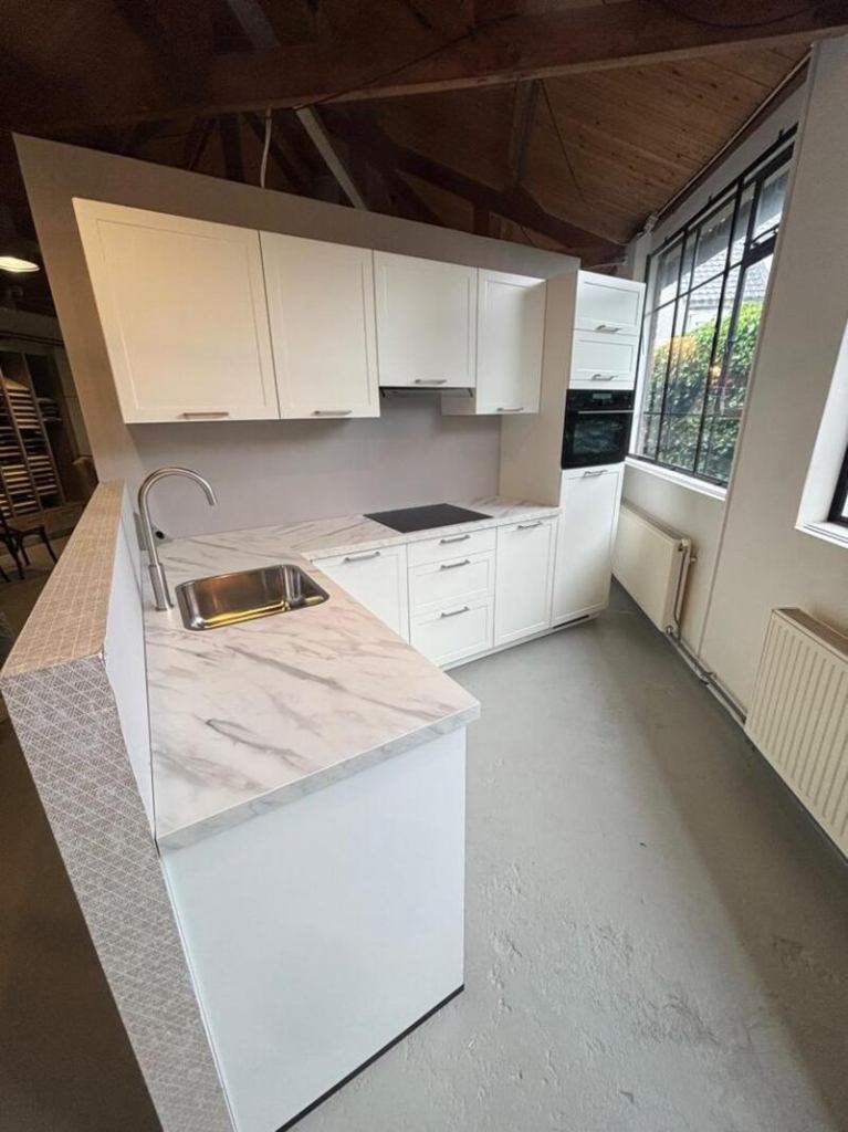 SPOED KEUKEN VERKOOP (faillissement), Ophalen, Info(at)burger-kuechen.de, Wit, Hoekkeuken