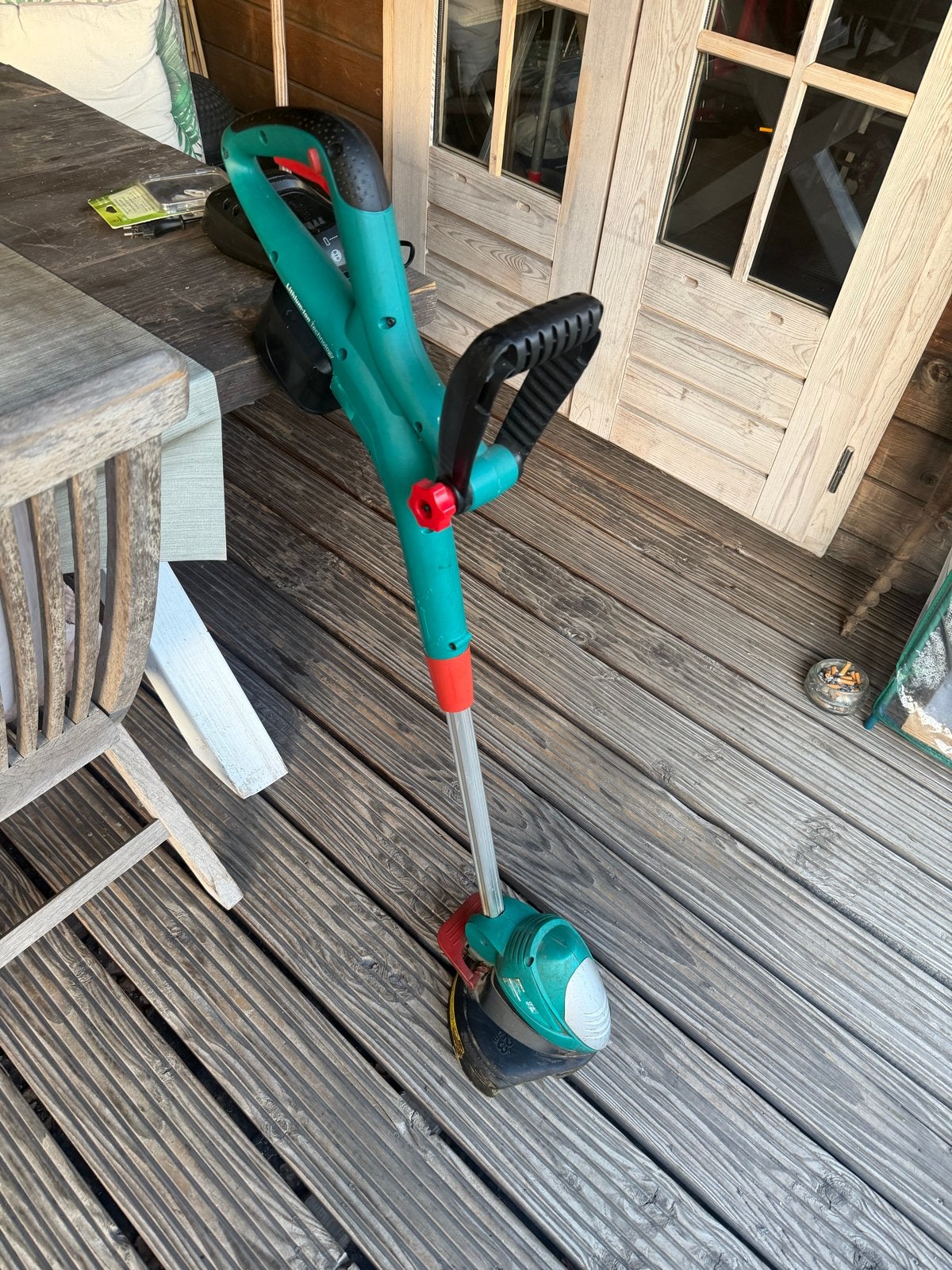 Bosch ART 23 LI Accu Grastrimmer met Lader en Extra Messen, Cirkelmaaier, Gebruikt, Minder dan 30 cm, Accu-grasmaaier