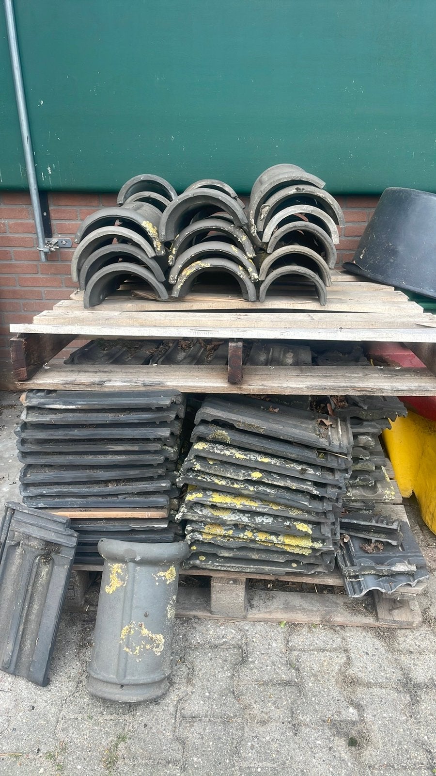 Dakpannen en nokvorsten, Doe-het-zelf en Verbouw, Dakpannen en Dakbedekking, Ophalen, Gebruikt, Steen of Klei, 15 m² of meer