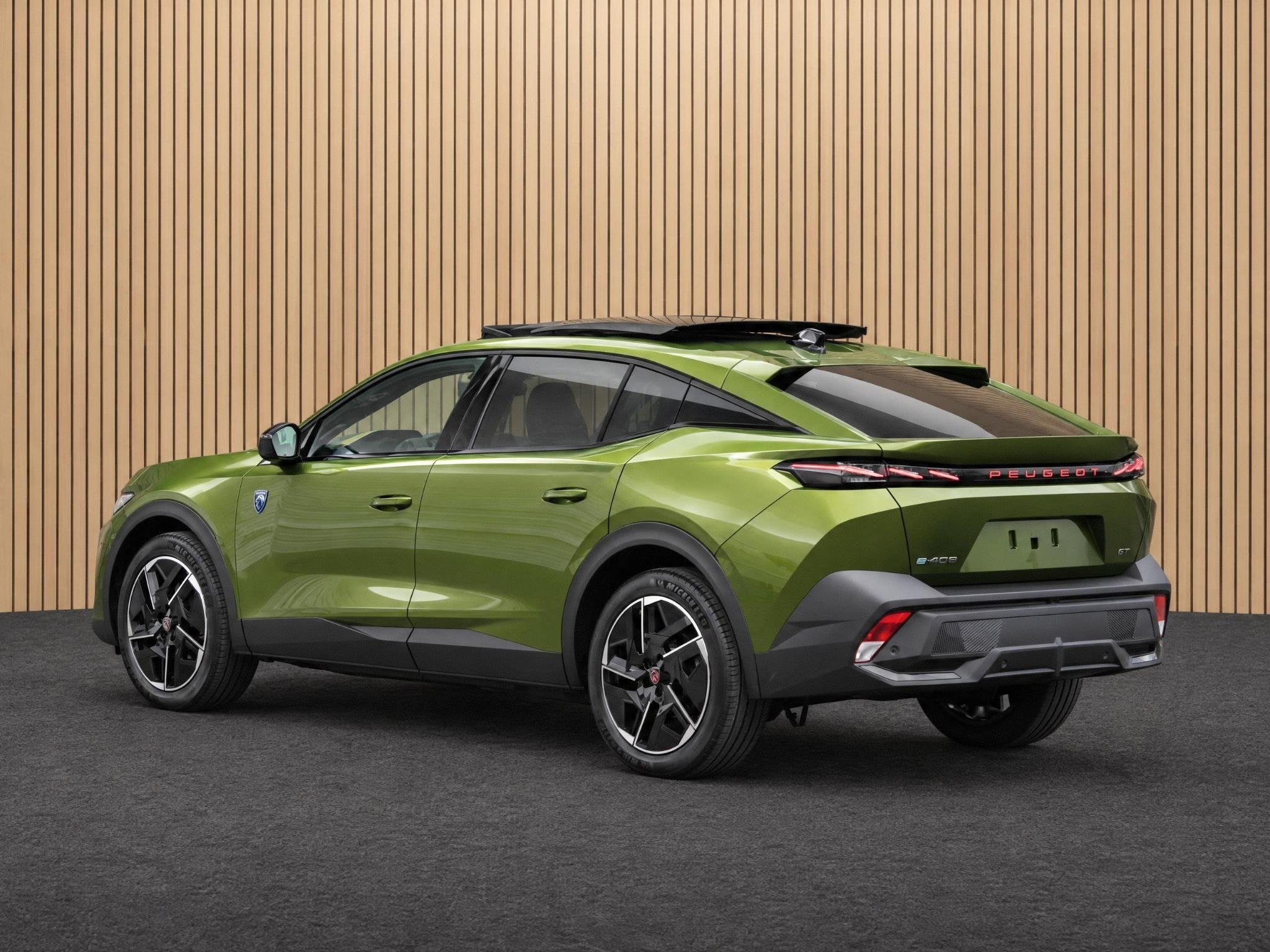 Peugeot e-408 GT Exclusive 58 kWh | Leder/Panoramadak/Focal, Auto's, 12 maanden, Gebruikt, 213 pk, 58 kWh